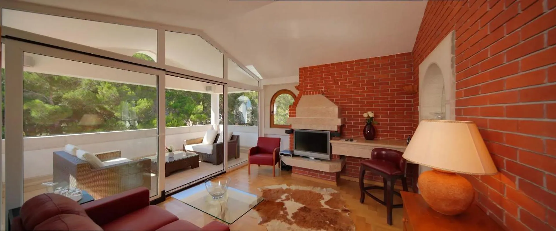 Villa With Jacuzzi On The Pula Riviera Croatia