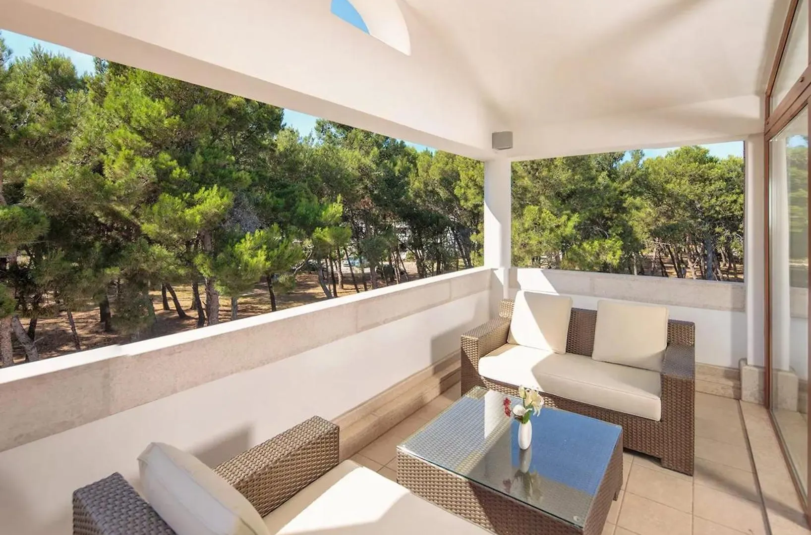 Villa With Jacuzzi On The Pula Riviera