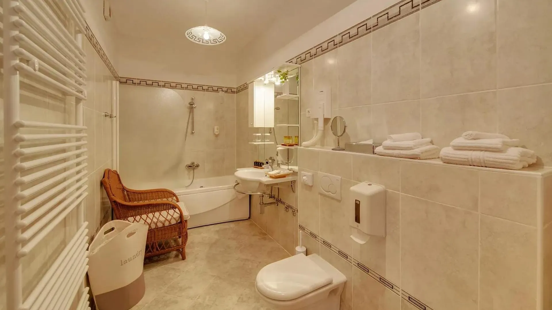 Villa With Jacuzzi On The Pula Riviera