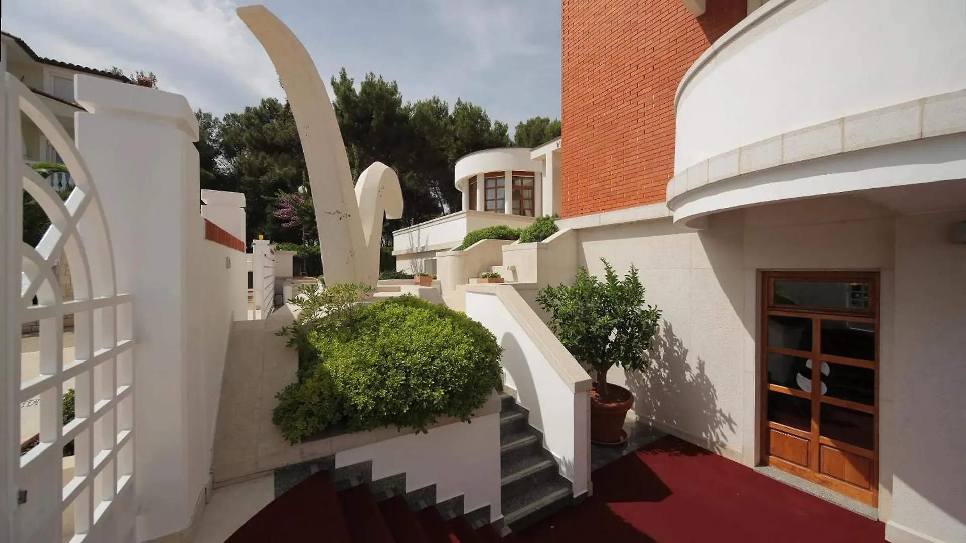 Villa With Jacuzzi On The Pula Riviera
