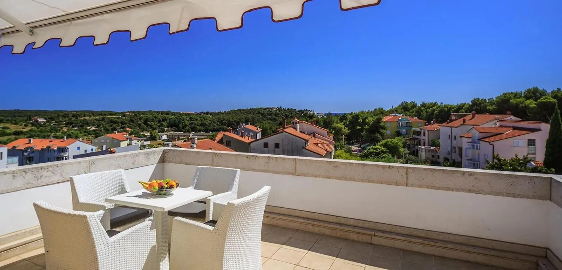 Villa With Jacuzzi On The Pula Riviera