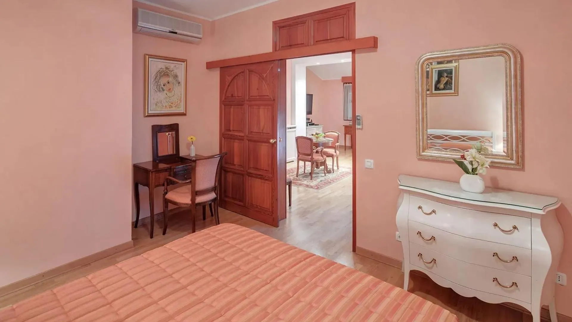 Villa With Jacuzzi On The Pula Riviera 0*,  Croatia
