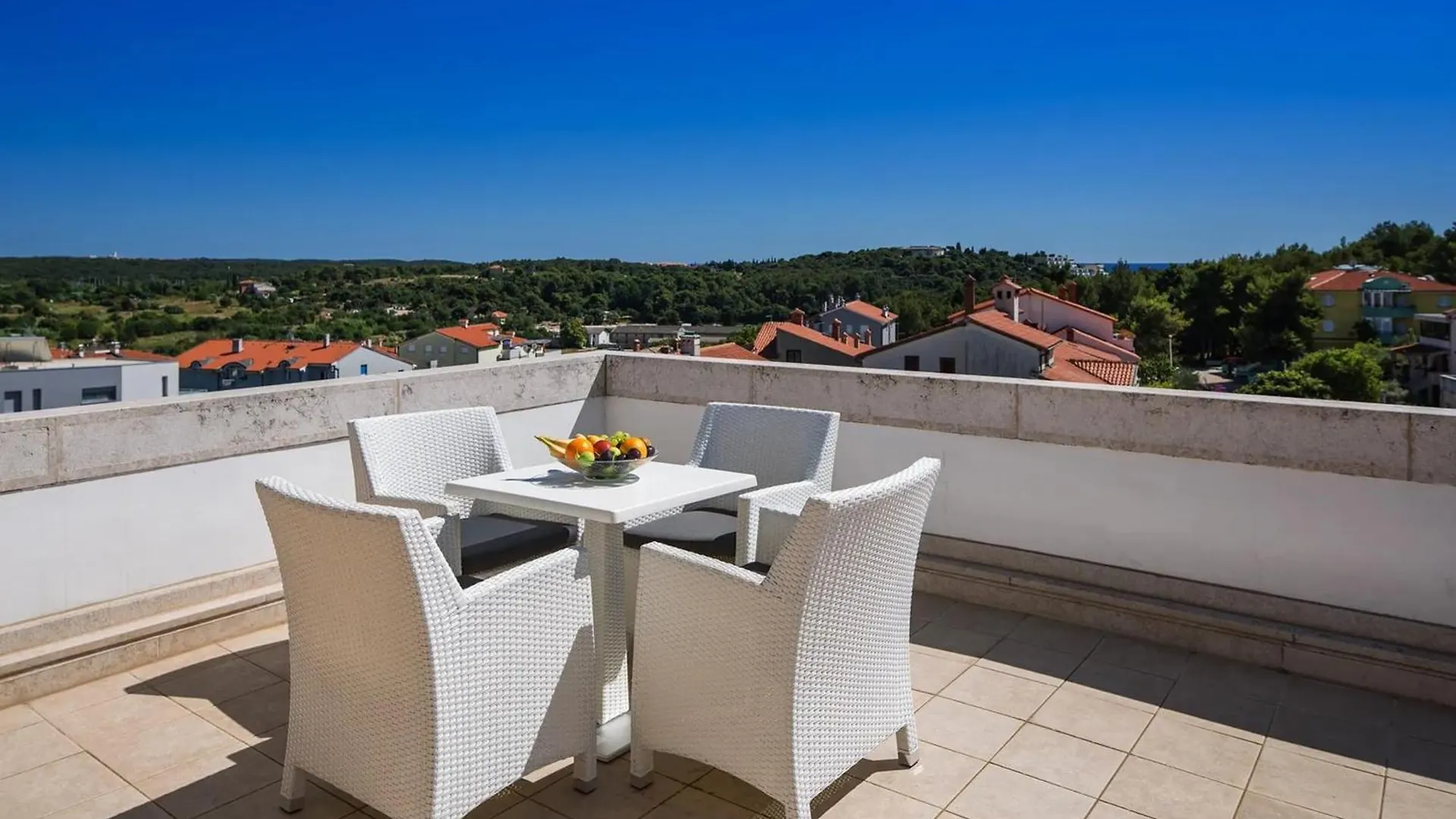 Villa With Jacuzzi On The Pula Riviera
