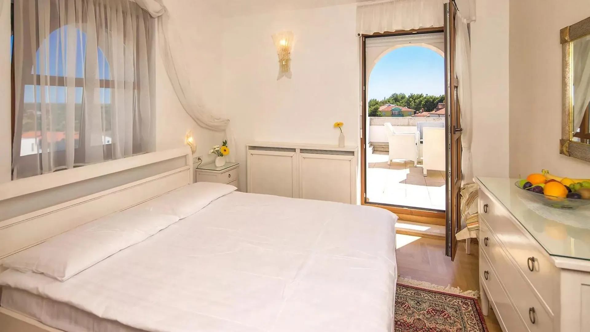 Villa With Jacuzzi On The Pula Riviera 0*,