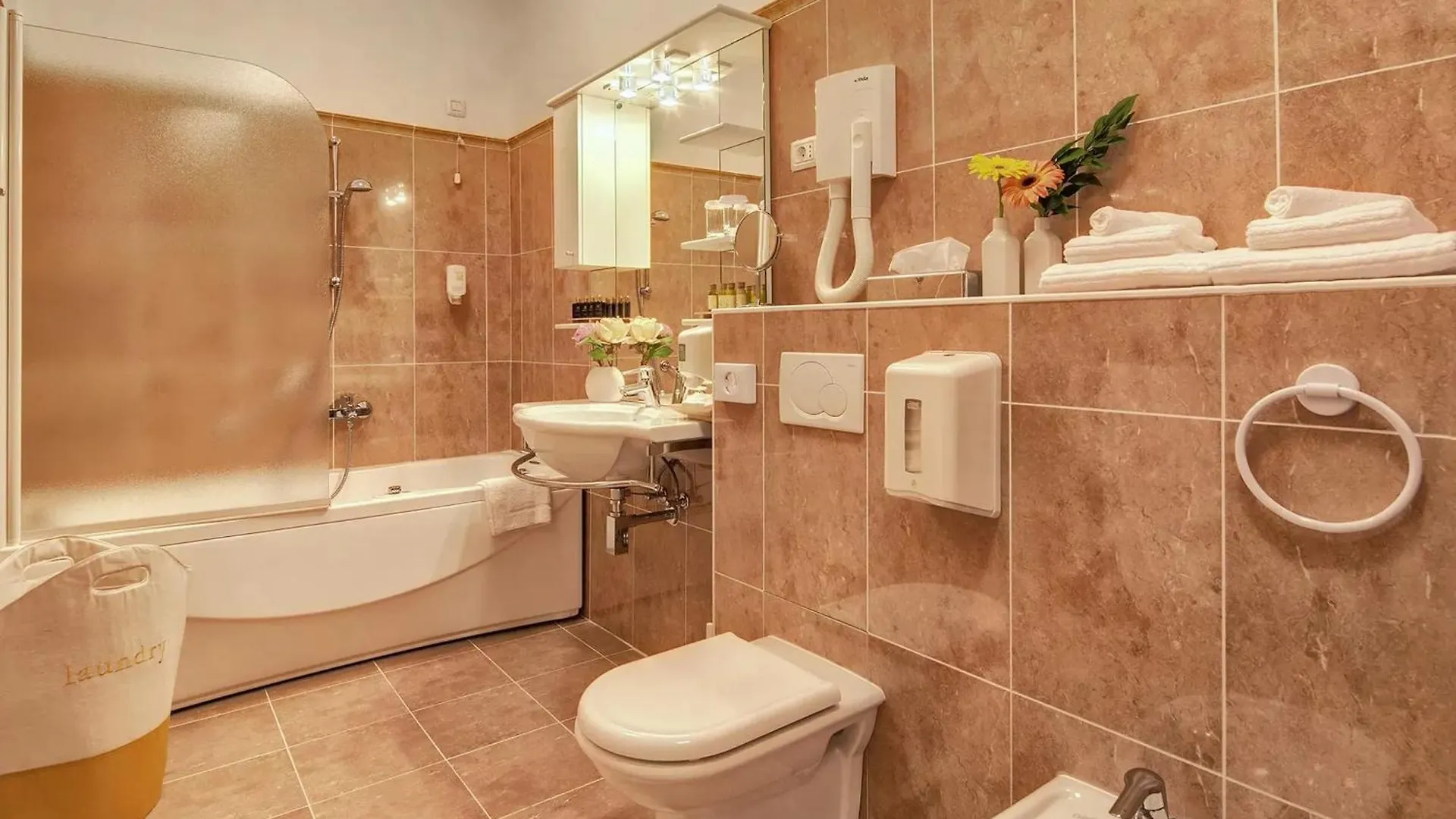 Villa With Jacuzzi On The Pula Riviera Croatia